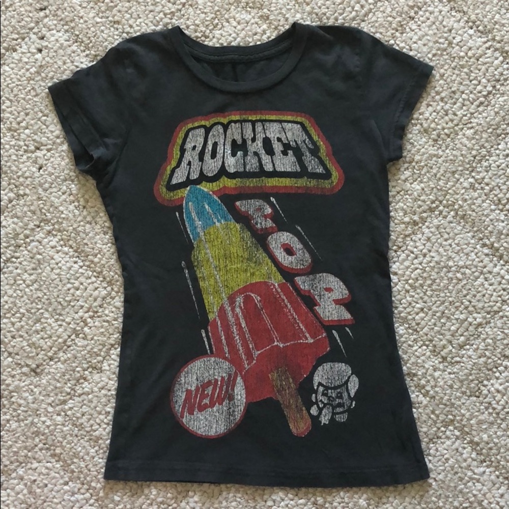 Gray ‘made you look’ T-shirt